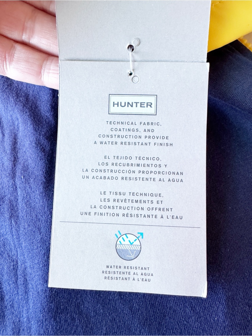 Hunter New Boys Water
Resistant Long Hooded Rain Jacket in Yellow NWT Size 8Y - Picture 12 of 14